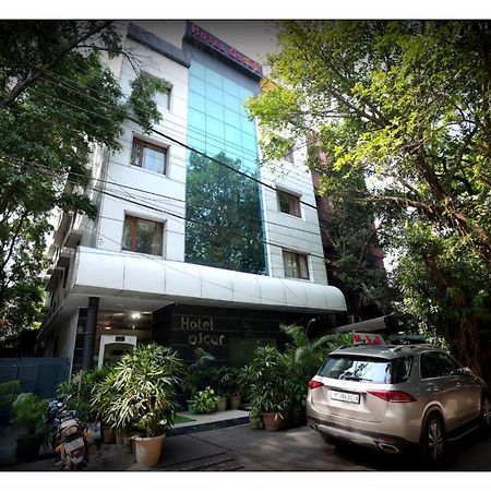 Hotel Oscar - Hauz Khas Yeni Delhi Dış mekan fotoğraf
