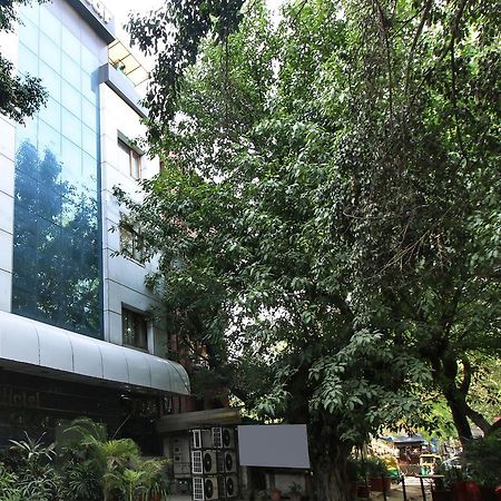 Hotel Oscar - Hauz Khas Yeni Delhi Dış mekan fotoğraf