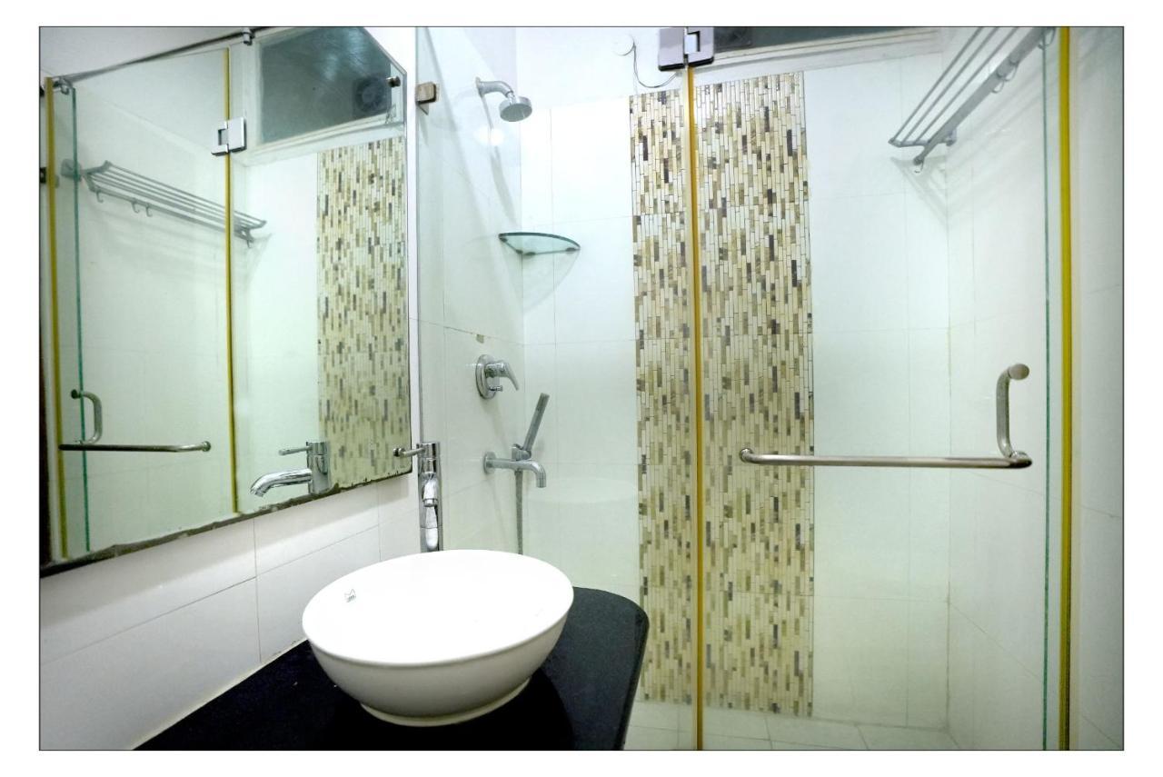 Hotel Oscar - Hauz Khas Yeni Delhi Dış mekan fotoğraf