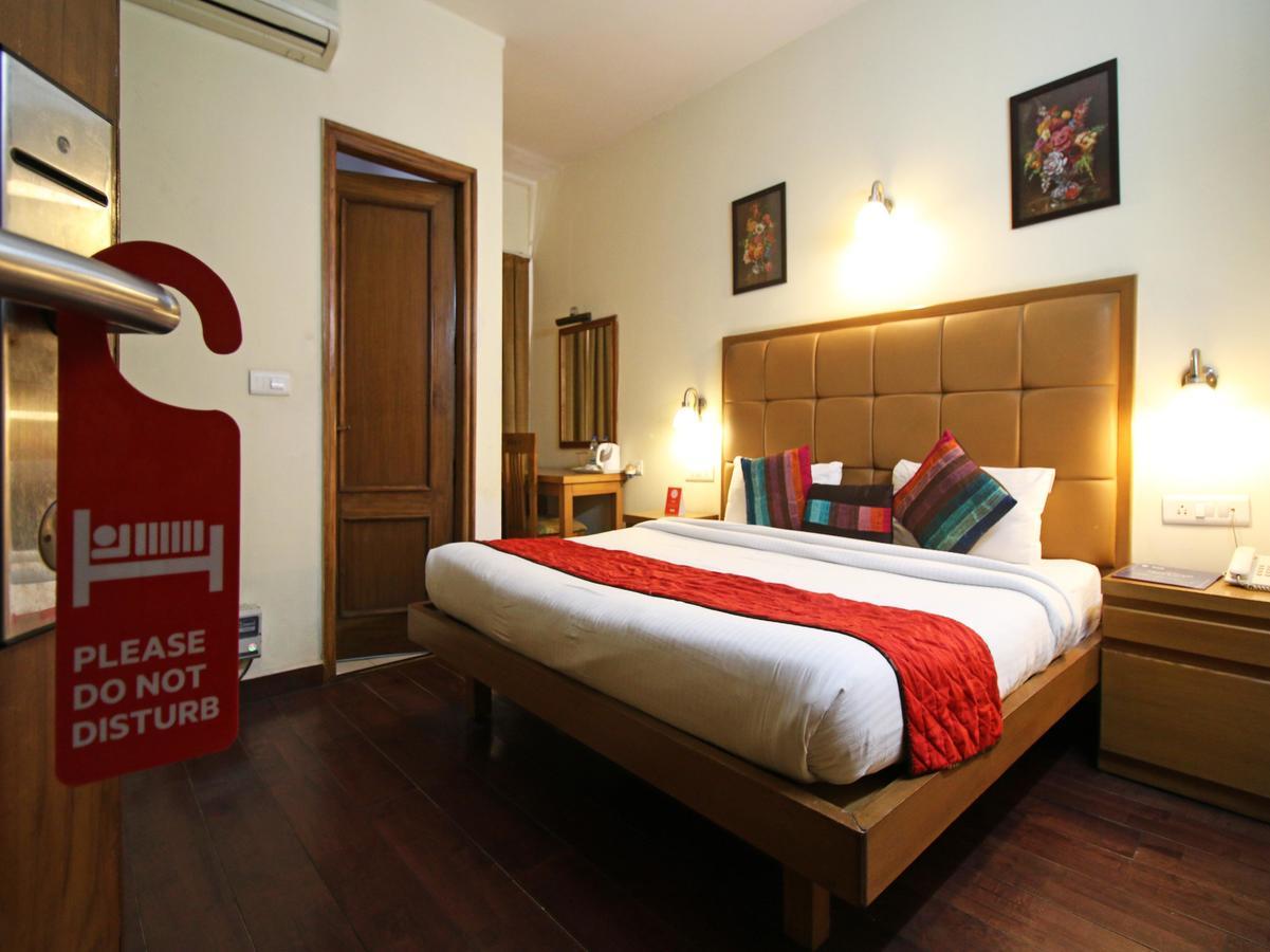 Hotel Oscar - Hauz Khas Yeni Delhi Dış mekan fotoğraf