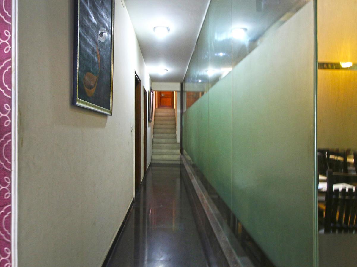 Hotel Oscar - Hauz Khas Yeni Delhi Dış mekan fotoğraf