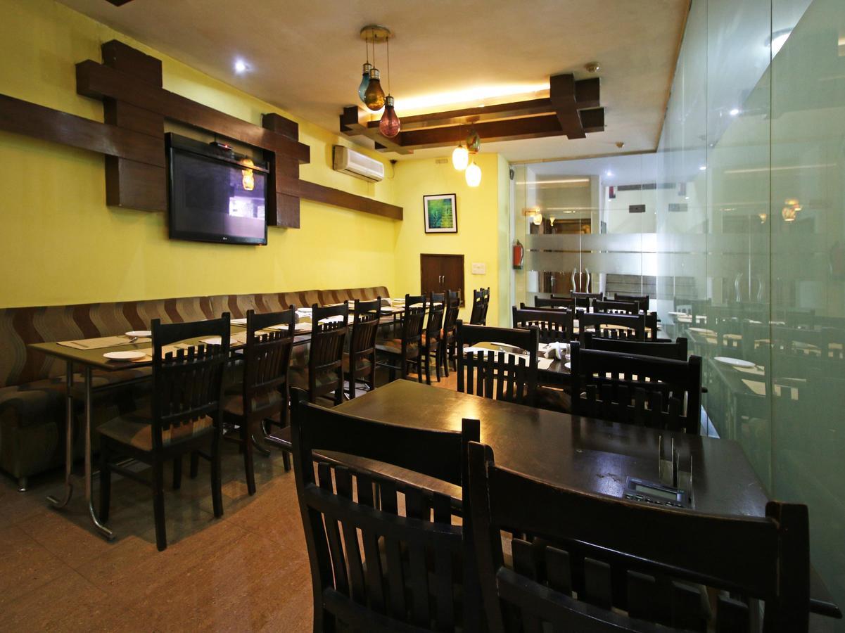 Hotel Oscar - Hauz Khas Yeni Delhi Dış mekan fotoğraf