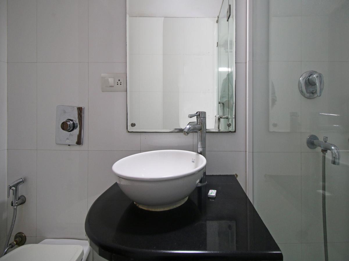 Hotel Oscar - Hauz Khas Yeni Delhi Dış mekan fotoğraf