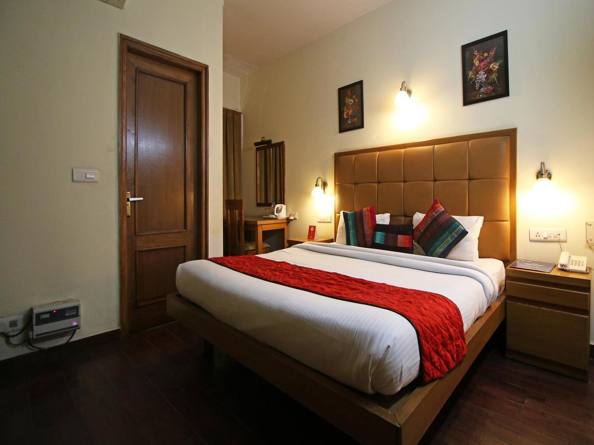 Hotel Oscar - Hauz Khas Yeni Delhi Dış mekan fotoğraf